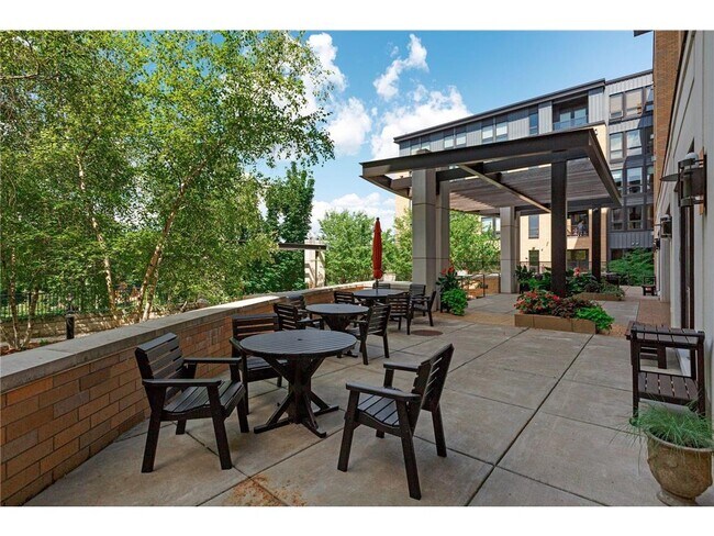 Building Photo - 4730 Park Commons Dr