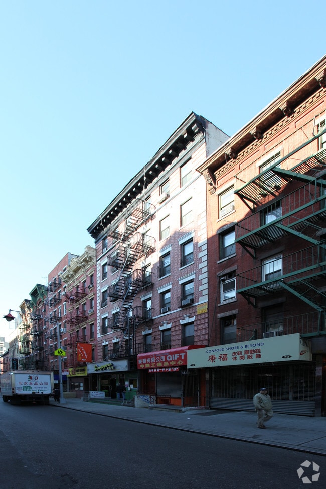 Building Photo - 69-71 Mott St