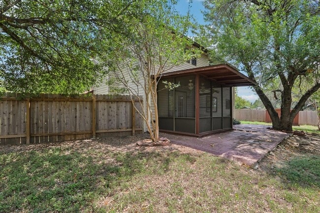 Building Photo - 1300 Tuxford Cove