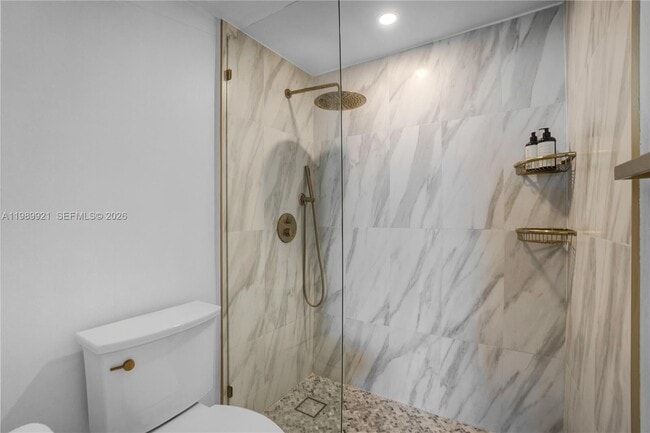 Building Photo - 2899 Collins Ave