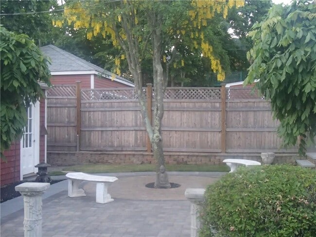 Building Photo - 490 Broadway