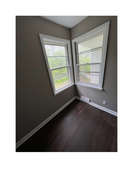 Building Photo - 401 Hyde Park Dr