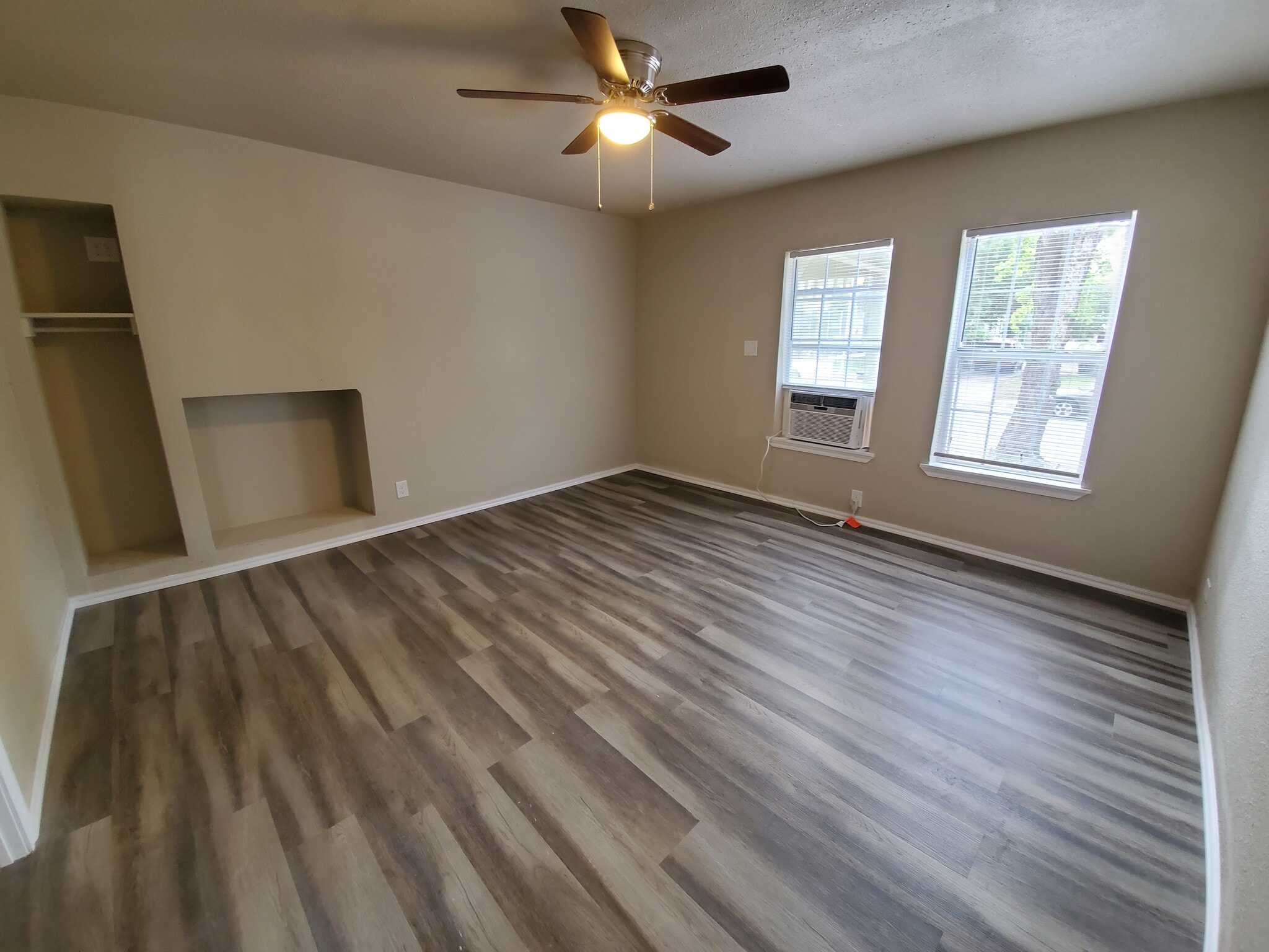 Bedroom - 133 Claremont Ave