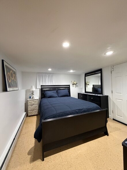 Building Photo - 223 Hurley St