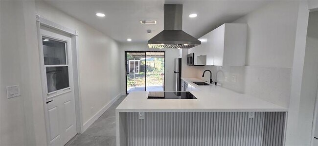 Building Photo - 5727 Cody St