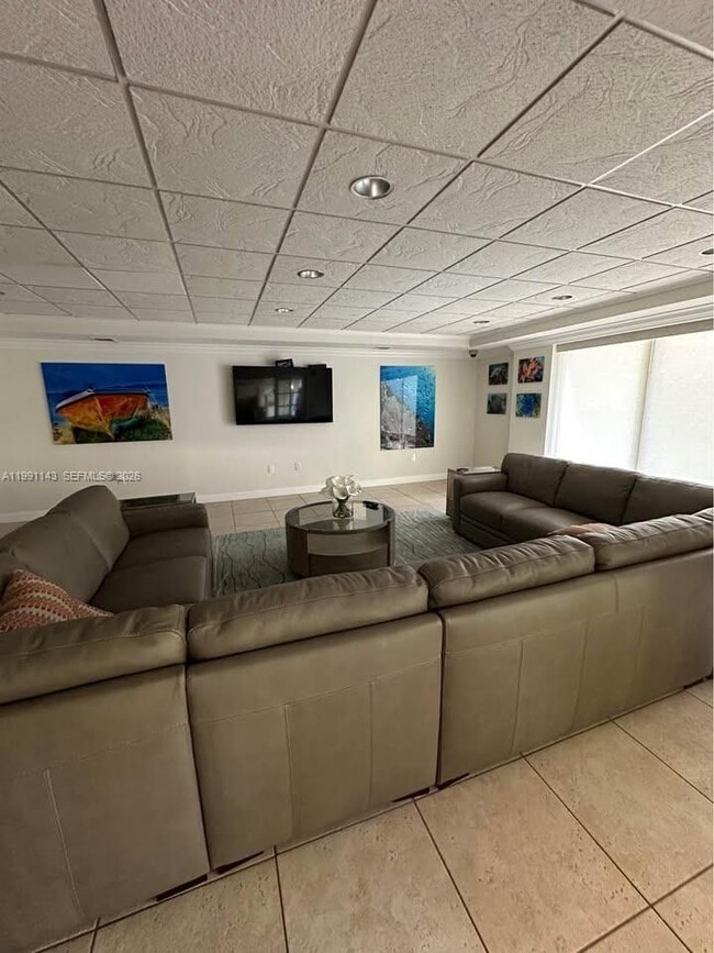 Building Photo - 151 NE 16th Ave