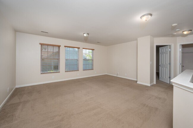 Building Photo - **5-BEDROOM HOME IN AMENITY-RICH MCKAY'S M...