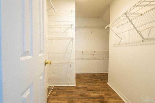 Building Photo - 873 Brande Ct