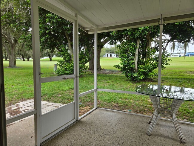 Building Photo - Golf Course Views in The Villages