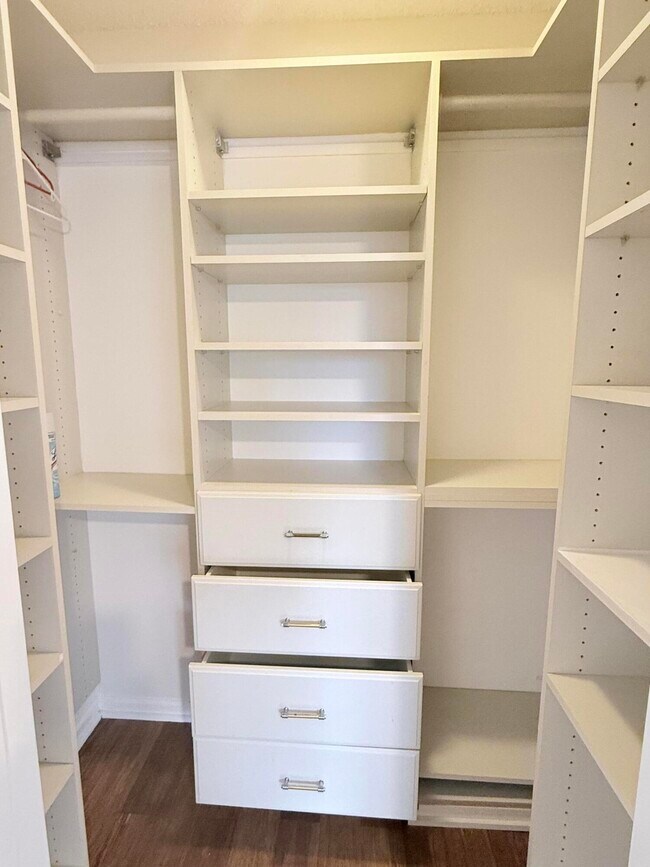 Building Photo - 1635 Woodbridge Lakes Cir