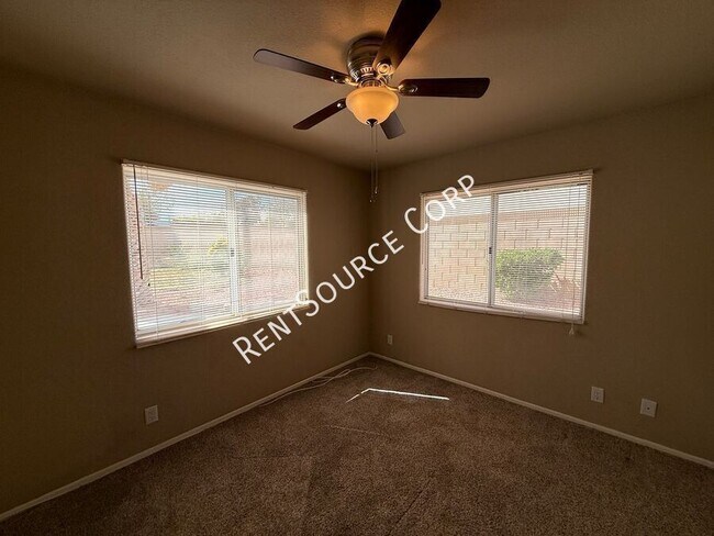 Building Photo - 40270 Homeridge Dr