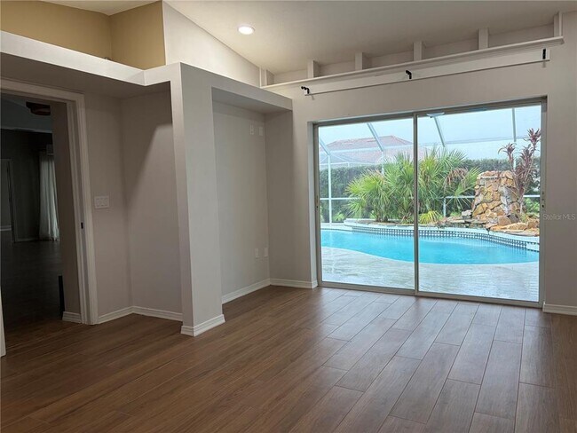 Building Photo - 5828 Sandy Pointe Dr