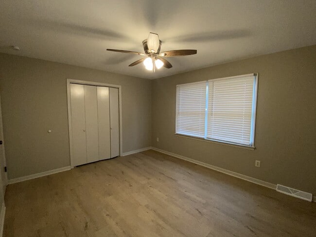 Building Photo - "Charming 2-Bedroom Duplex in Simpsonville...