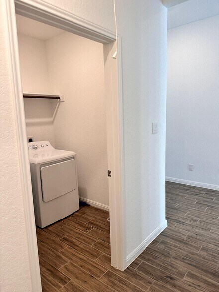 Building Photo - 15126 Nettleton Ml