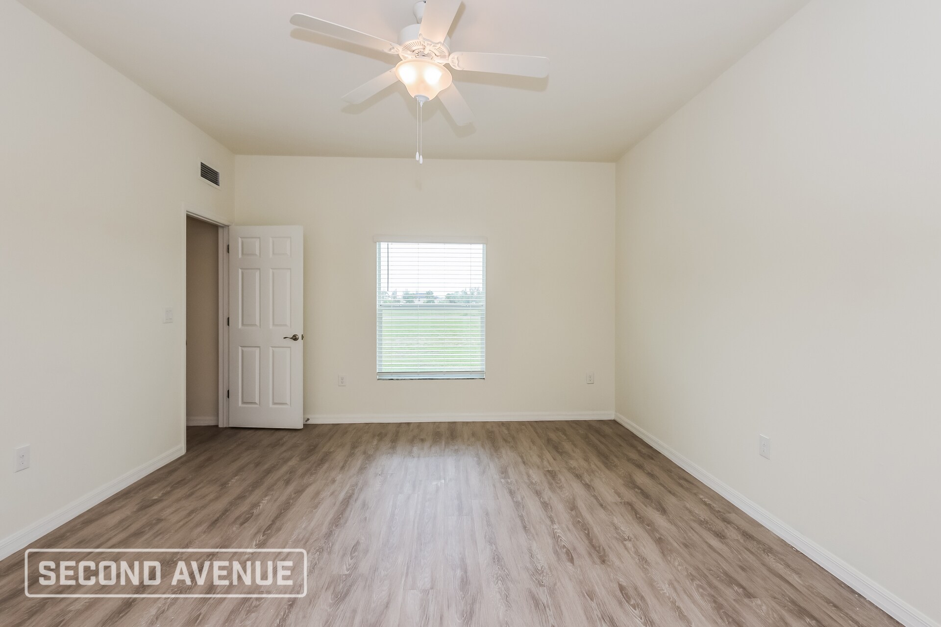 Building Photo - 1122 NE 39th Terrace