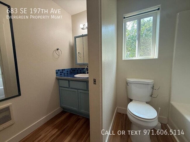 Building Photo - 683 SE 197th Ave