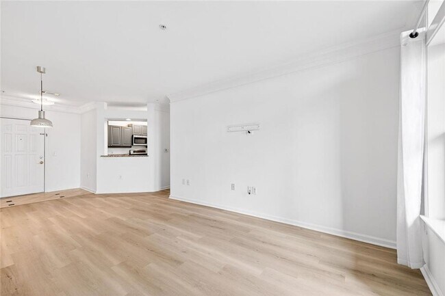 Building Photo - 3334 Peachtree Rd NE