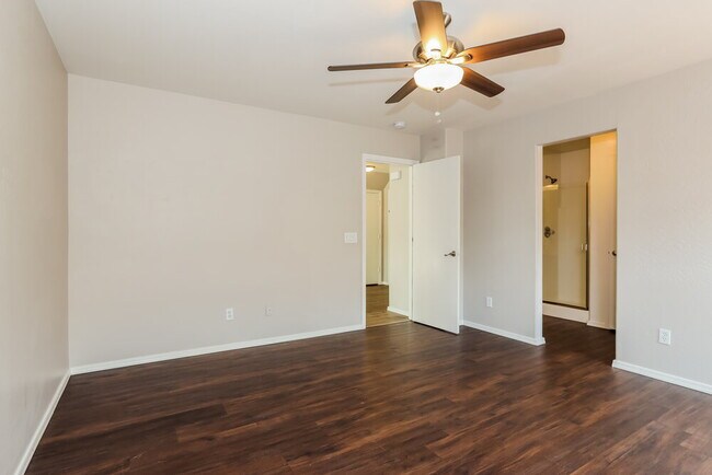 Building Photo - 12005 W Corrine Dr