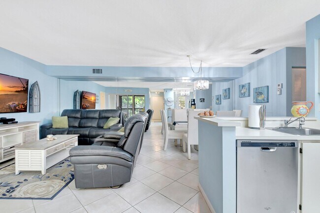 Building Photo - 6586 Southurst Terrace