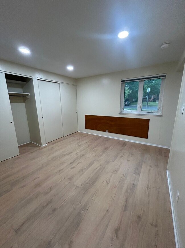 Building Photo - First-Floor One Bedroom, One Bathroom Apartment on S. Corl Street