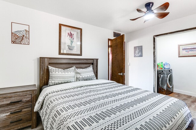 Building Photo - 10 Robbers Roost