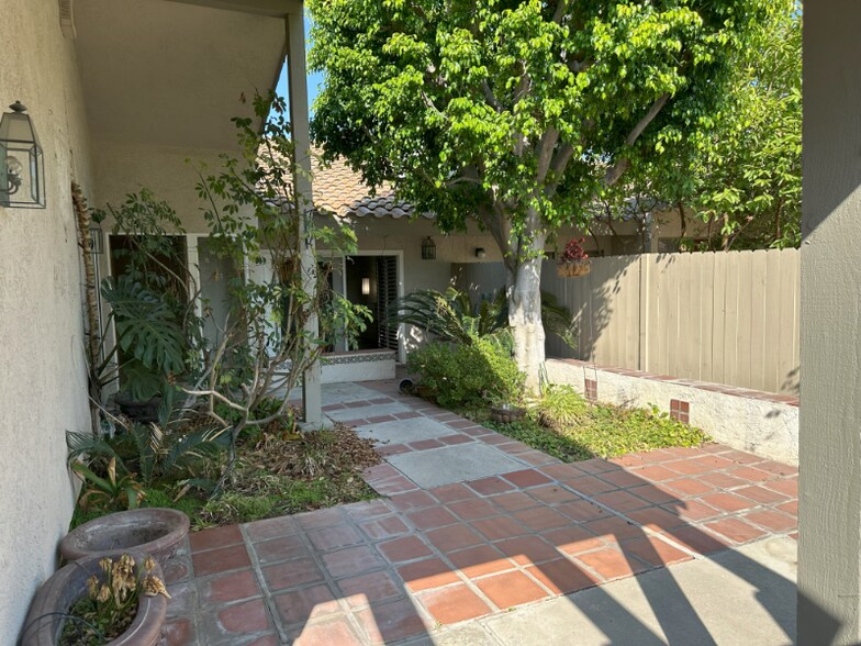 Building Photo - 3014 Persimmon Pl