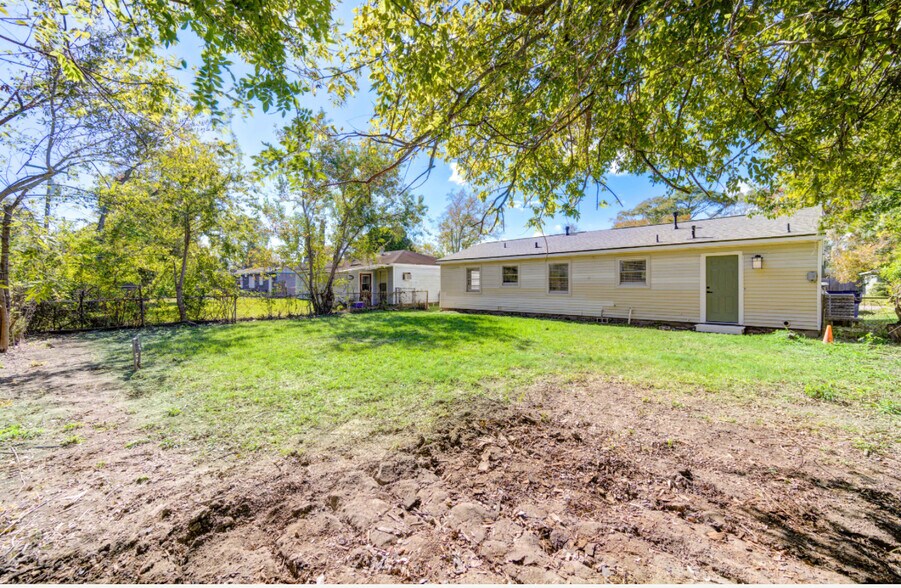 Building Photo - 1210 N Natchez Dr