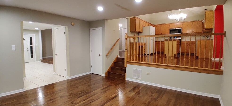 Building Photo - 7810 Brookside Glen Dr