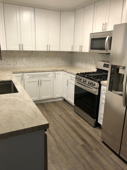 Building Photo - 5816 Panama Dr