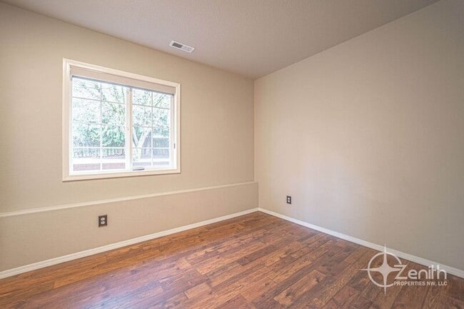 Building Photo - 4314 NE 126th St