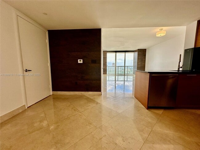 Building Photo - 50 Biscayne Blvd