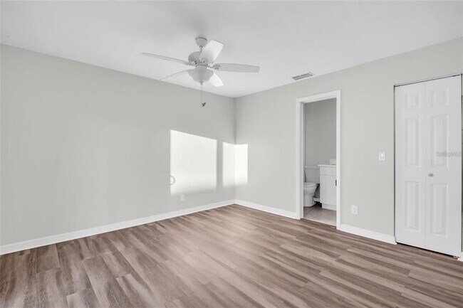 Building Photo - 12392 Cumberland Dr