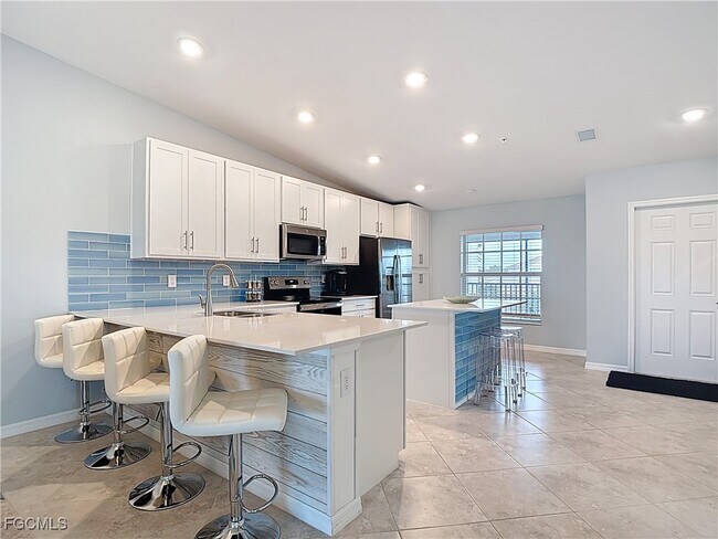 Building Photo - 15960 Grassland Ln