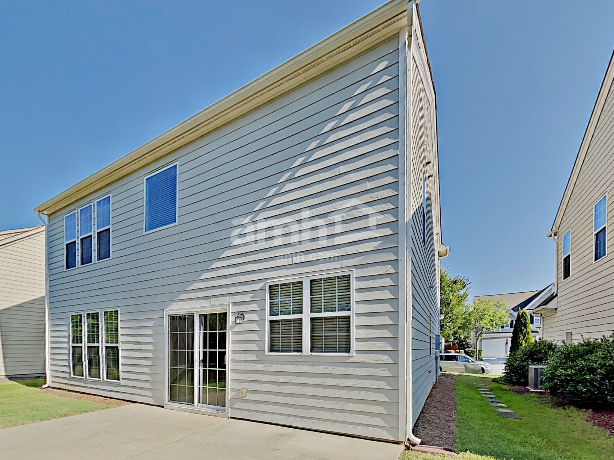 Building Photo - 818 Poplar Ter