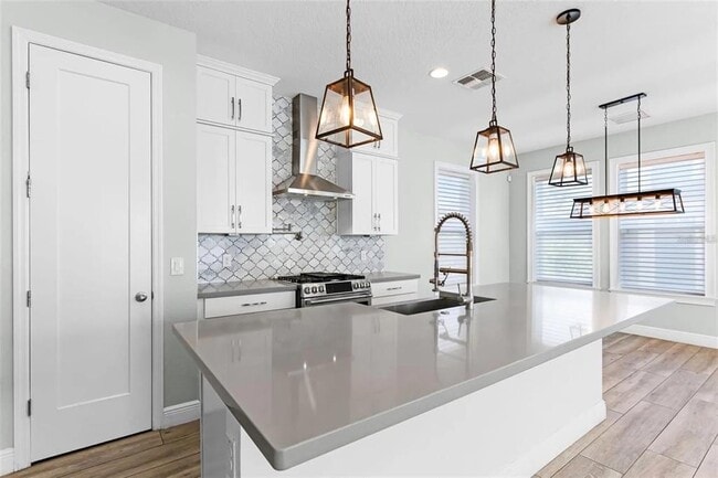 Building Photo - 13087 Salk Way