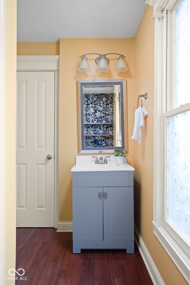 Building Photo - 1531 N College Ave