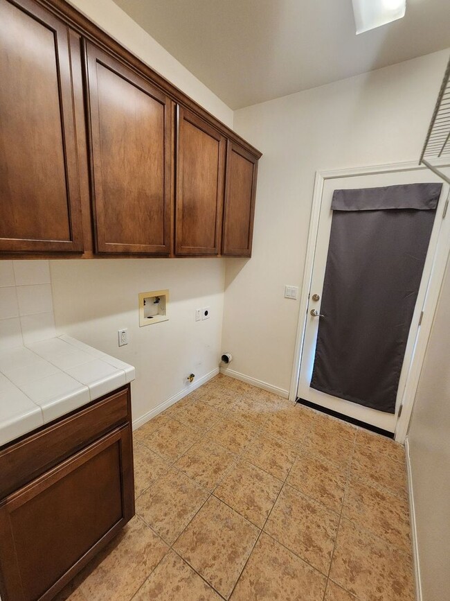 Building Photo - Coming Soon! Must See!!!! Spacious 4 Bedroom 3 Bath In Desert Knoll Community!!!