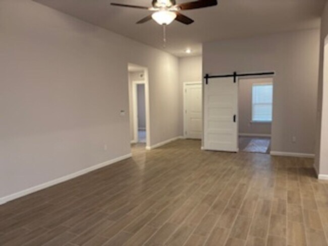 Building Photo - Beautiful New Home!