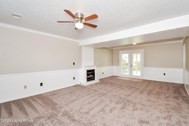 Building Photo - 1042 Cristland Rd