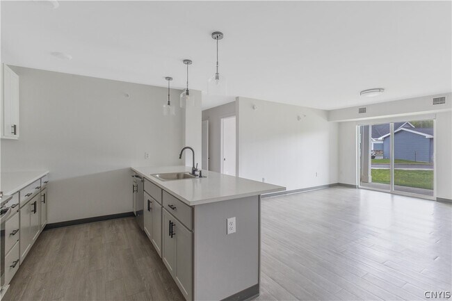 Building Photo - 21 Loso Dr