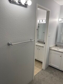 Building Photo - 1350 Golden Cir