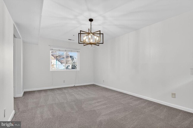 Building Photo - 4950 Columbia Rd