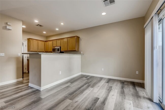 Building Photo - 6249 Blushing Willow St
