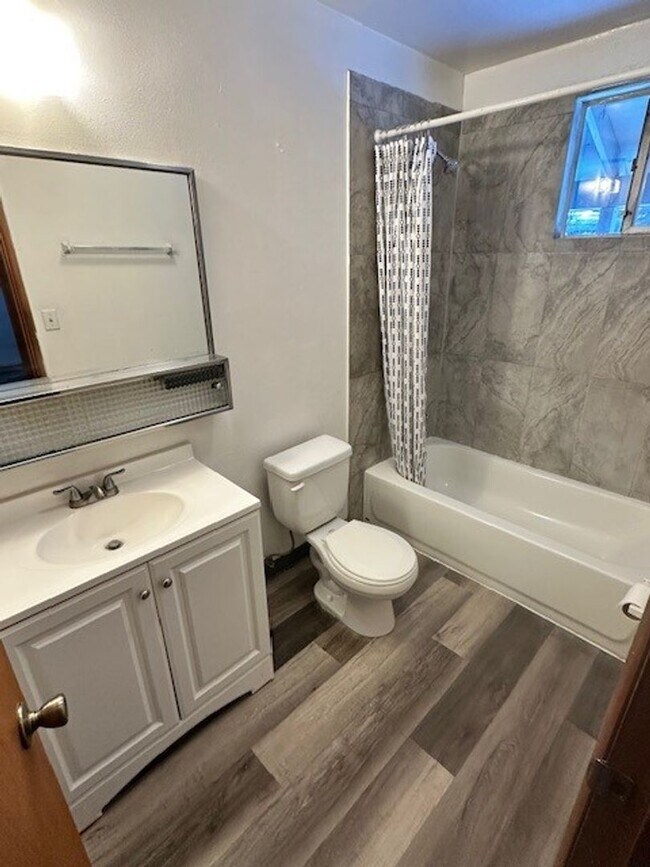 Building Photo - Cute 1Bd apartement in a 7 plex property! Call and inquire today!