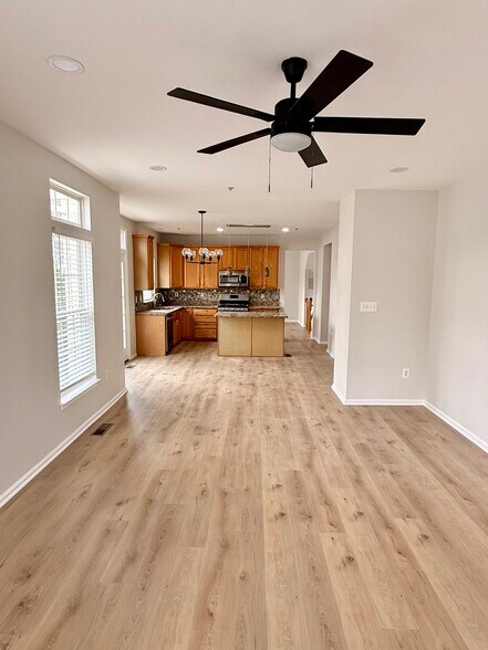 Building Photo - 7001 Saddlebow Ct