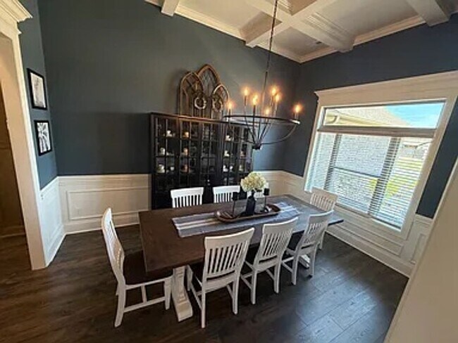 Building Photo - 26316 Woodfield Dr