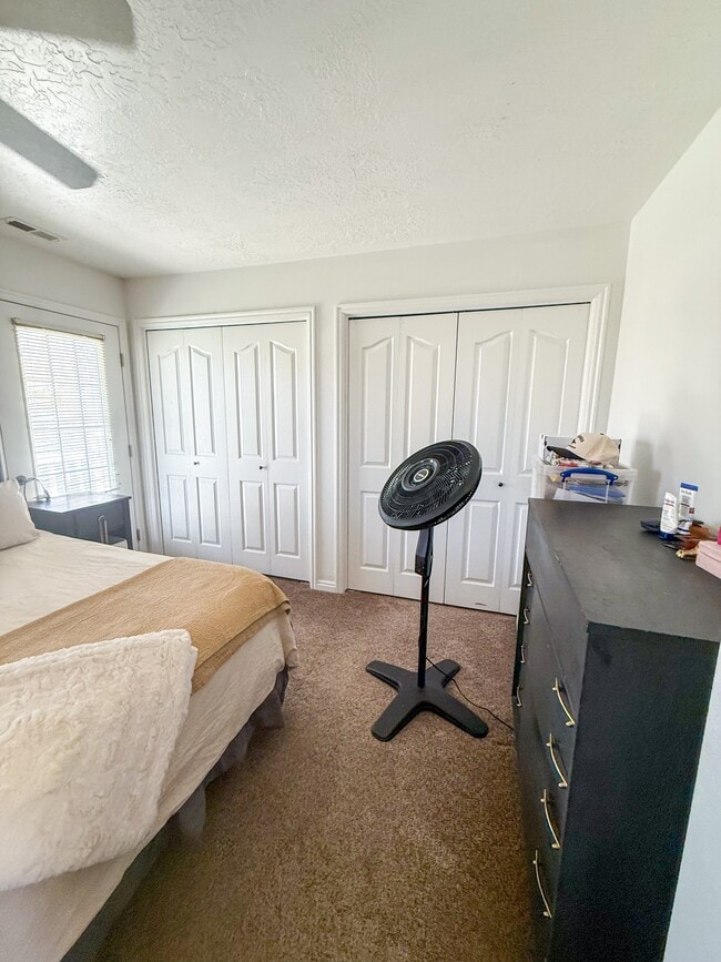 Building Photo - 884 Capital Ave