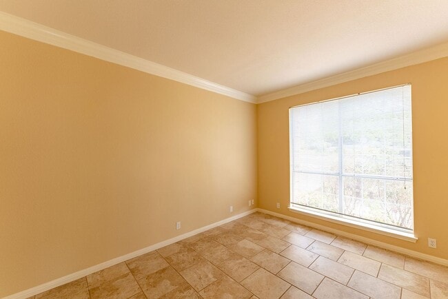 Building Photo - Spacious and stunning 4 bed 3.5 bath in Austin!!!