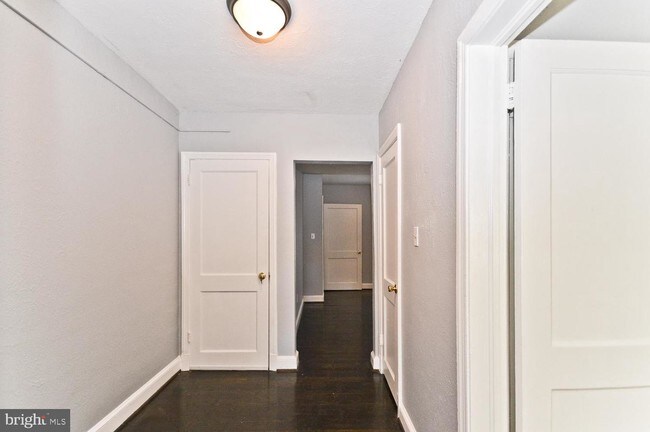 Building Photo - 1209 Savannah St SE