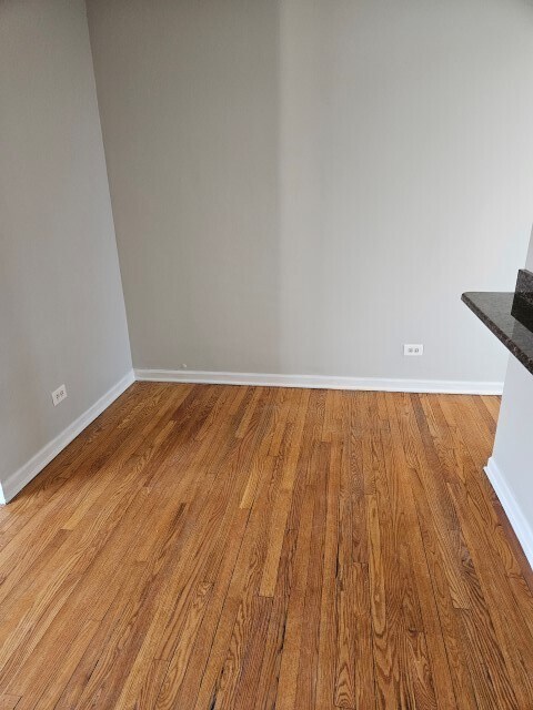 Building Photo - 6104 N Damen Ave